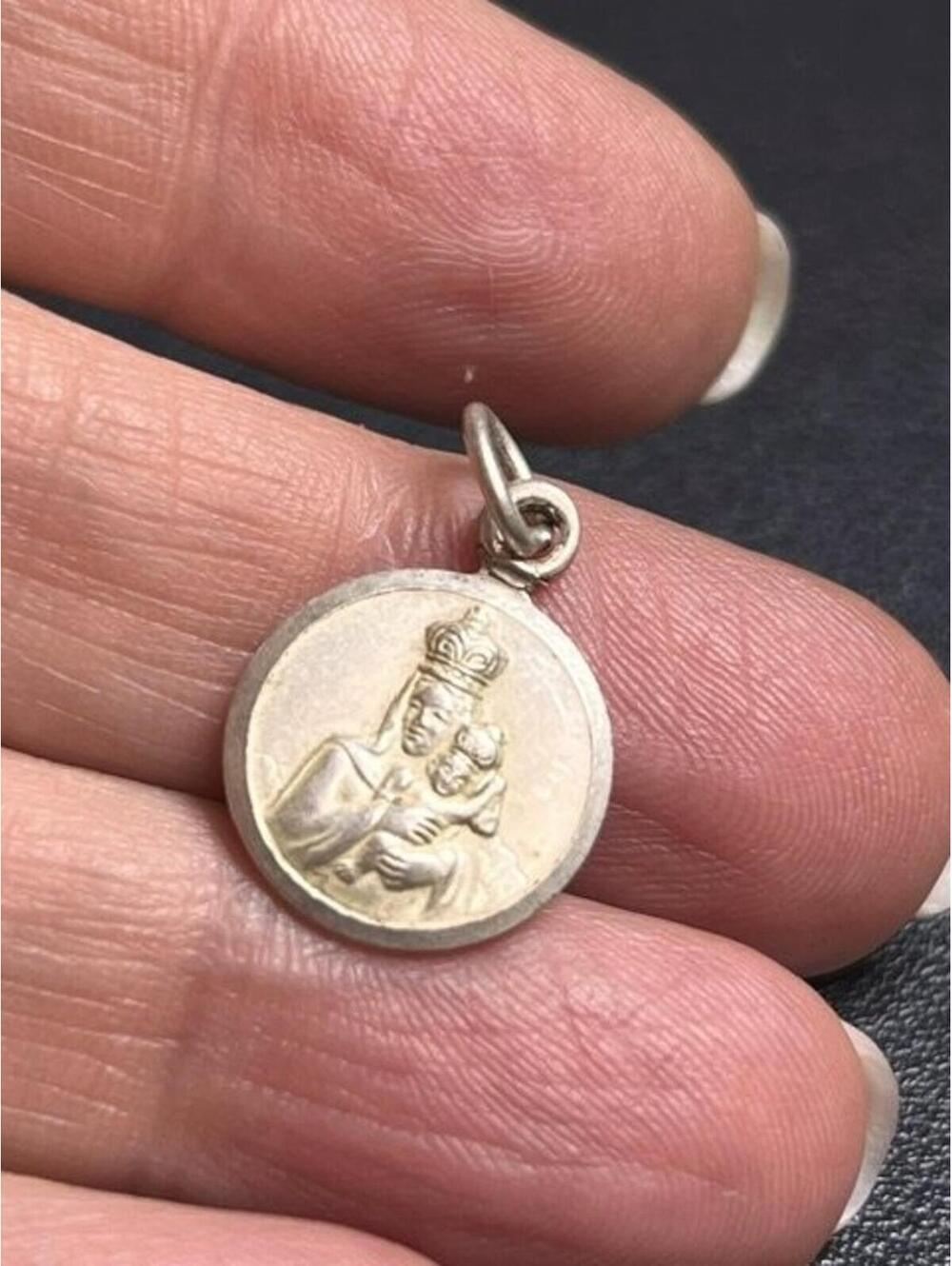 B5348 sterling Silver MP 925  Religious Pendant Crowned Madonna & Child Charma